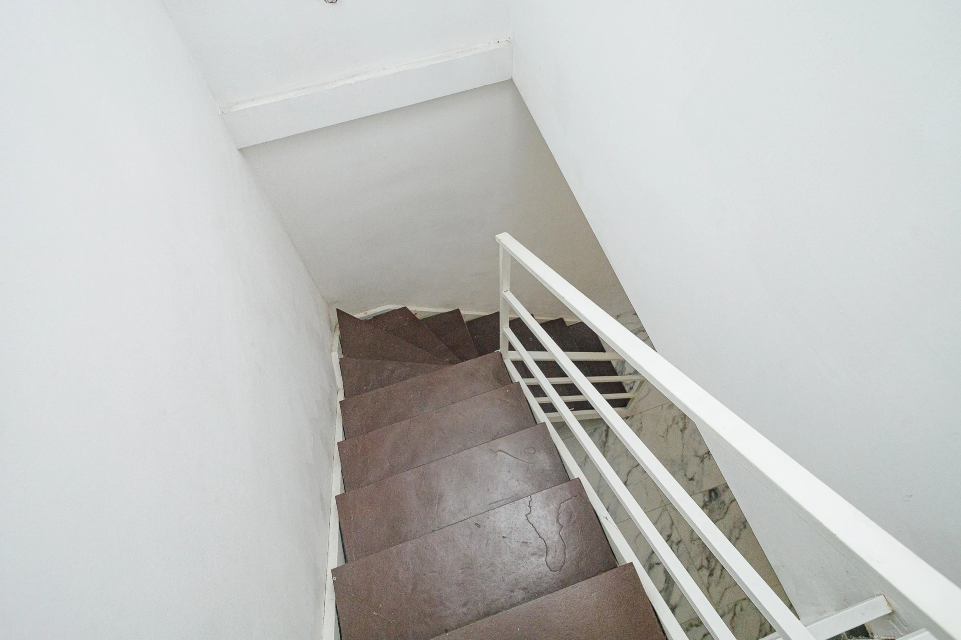 Unfurnished house with 2 bedrooms and a backyard — photo 5