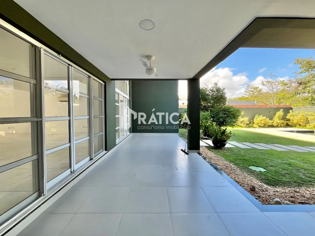 House with 5 bedrooms and a 24-hour concierge — photo 18
