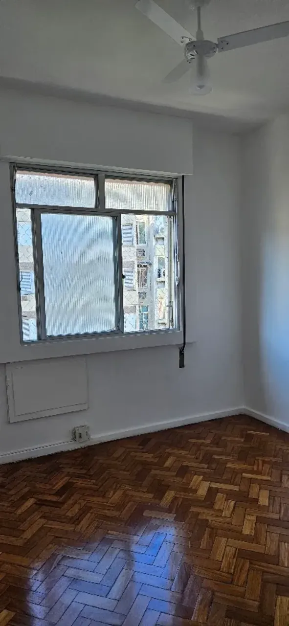 Apartamento com 1 quarto e banheiro com box de vidro — photo 3