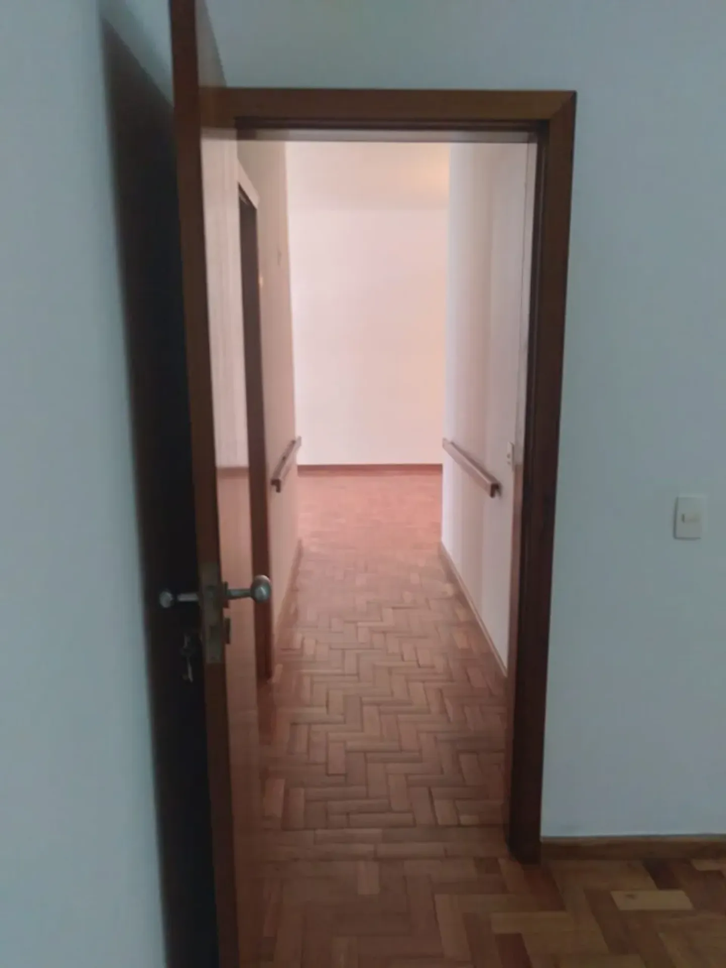 111 m² rental apartment with 2 bedrooms and 1 parking spot — photo 4