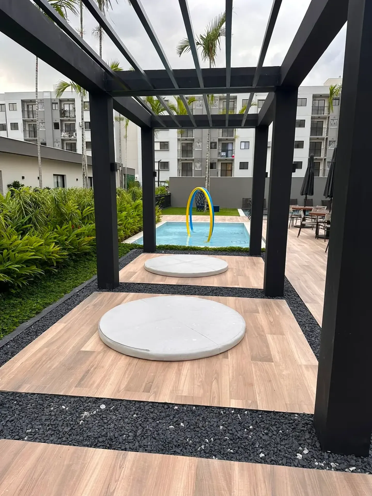 Apartamento mobiliado de 2 quartos com jardim — photo 31