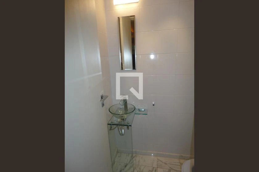 Furnished apartment with 4 bedrooms and 120 m² — photo 38