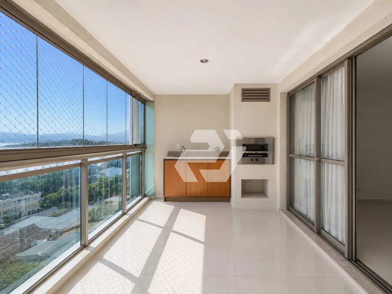 Apartamento mobiliado com 5 quartos e varanda envidraçada — photo 37