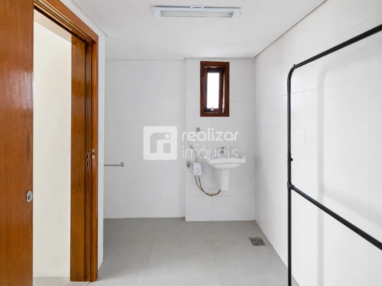 Furnished 4-bedroom house with 4 parking spaces — photo 28