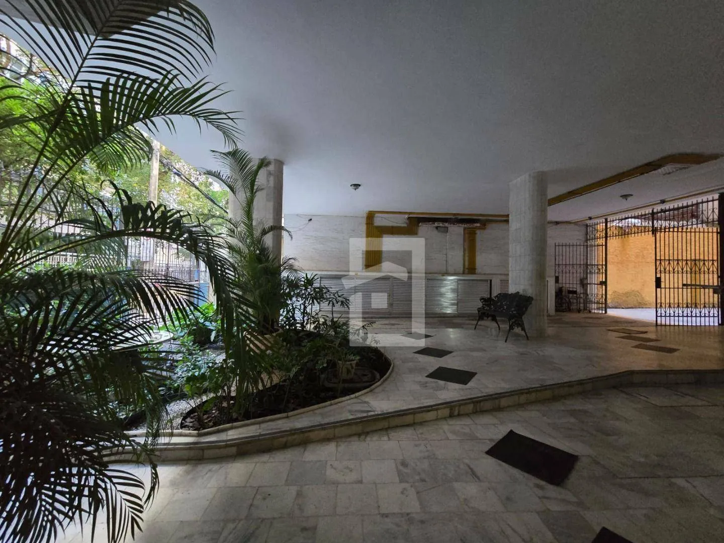 1-bedroom apartment with 24-hour concierge and 32 m² — photo 28