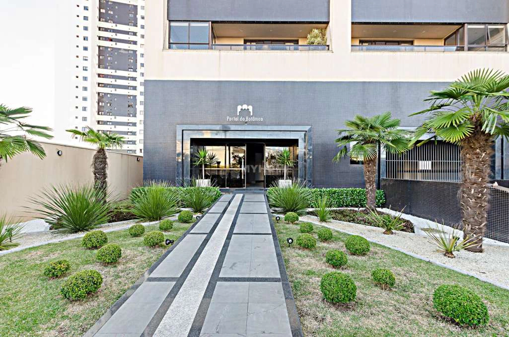 249 m² apartment with 3 bedrooms and 3 parking spots — photo 4