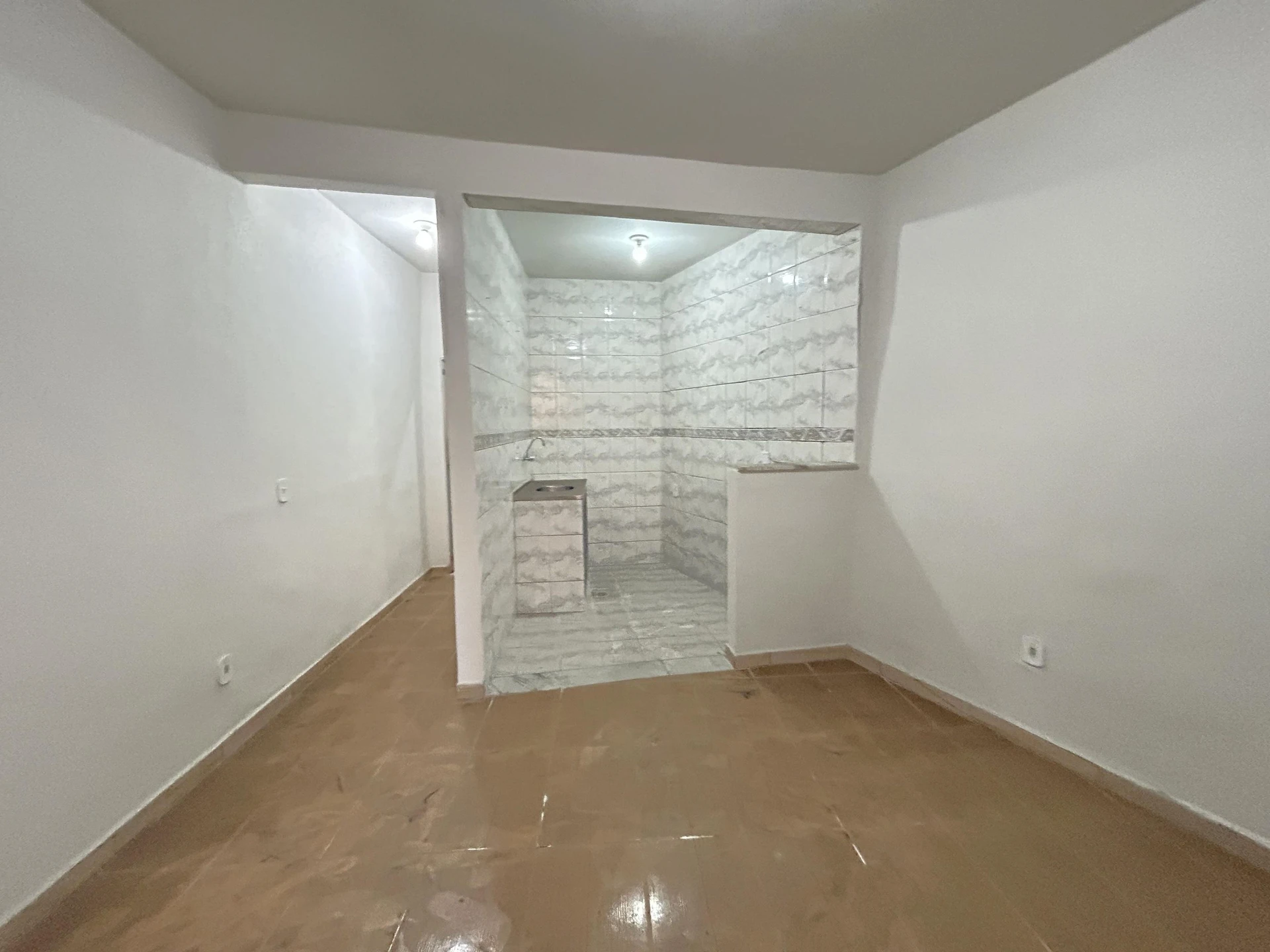 Studio sem mobília com mini cozinha e 1 quarto — photo 6