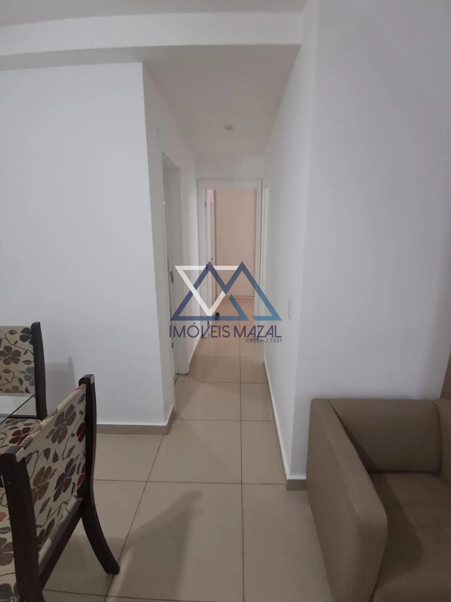 Квартира 70 м² с застеклённым балконом и камином — photo 14