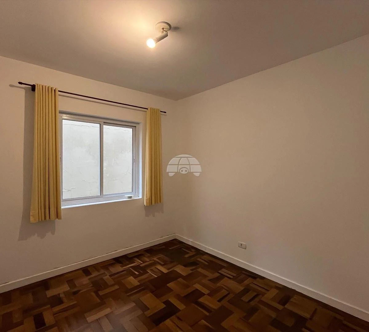 3-bedroom apartment with a bathtub — photo 5