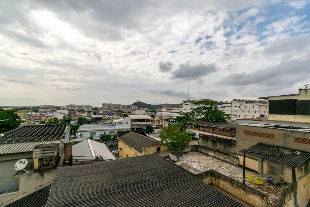 Furnished house with 5 bedrooms and a balcony — photo 31