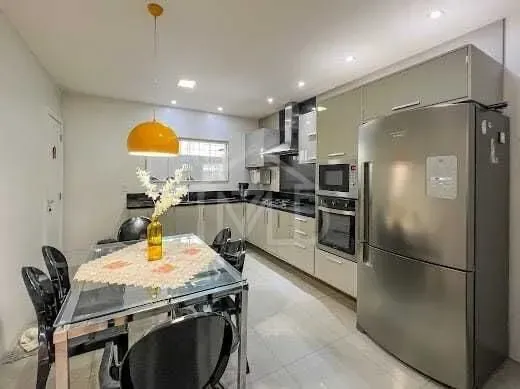 4 quartos e piscina privativa: casa de 310 m² — photo 33