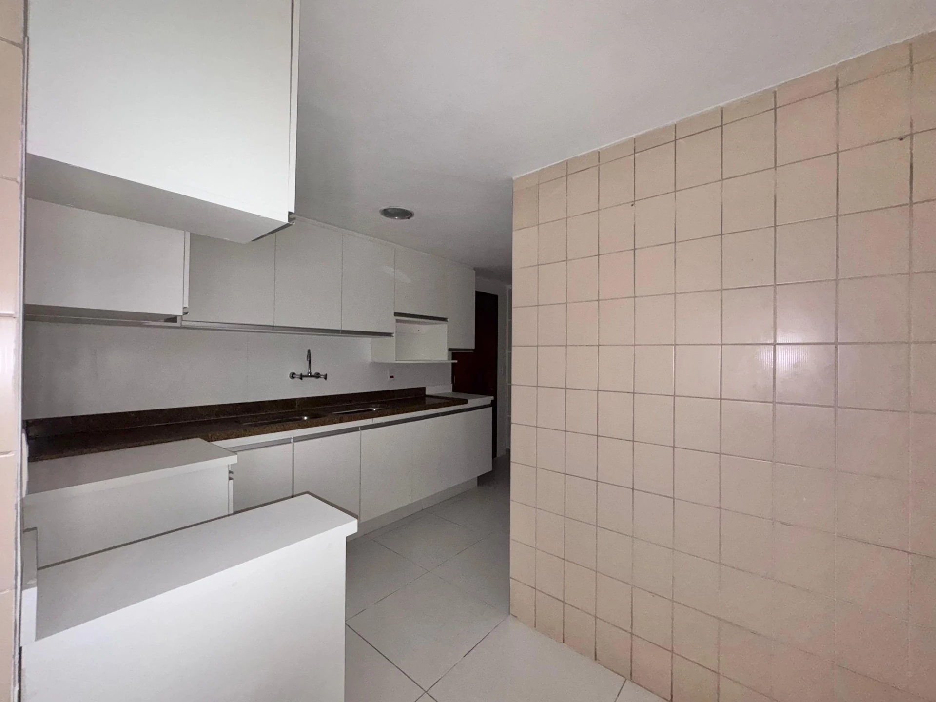 Apartamento de 3 quartos com varanda de vidro — photo 29