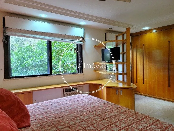 Apartment with 4 bedrooms and built-in wardrobes — photo 26
