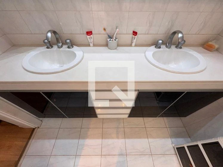 5-bedroom house with a bathtub in Rio de Janeiro — photo 47