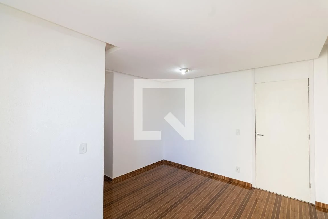 Apartamento com 2 quartos, 1 banheiro e varanda — photo 21