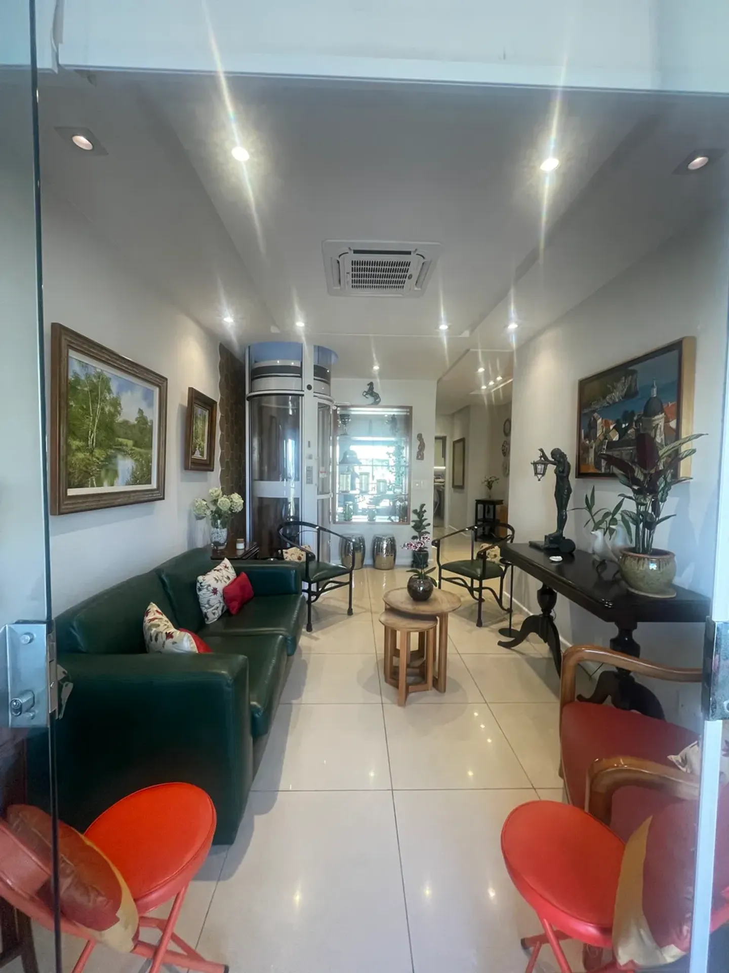 Furnished apartment with 4 bedrooms and 4 bathrooms — photo 2