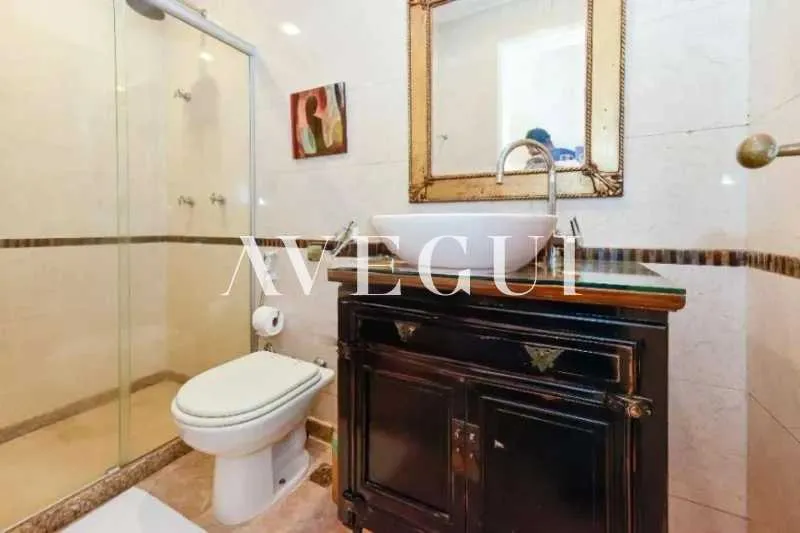 Renovated apartment with balcony, 120 m² and 2 bedrooms — photo 11