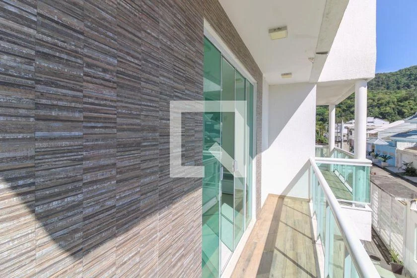 Condominium house with 5 bedrooms and 4 bathrooms — photo 42