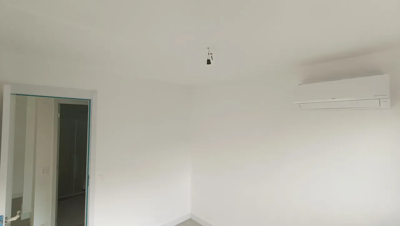 Квартира 73 м² с застеклённым балконом и видом на горы — photo 20