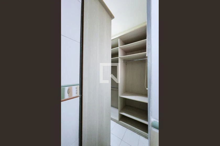 Apartamento, 82 m², com closet — photo 3