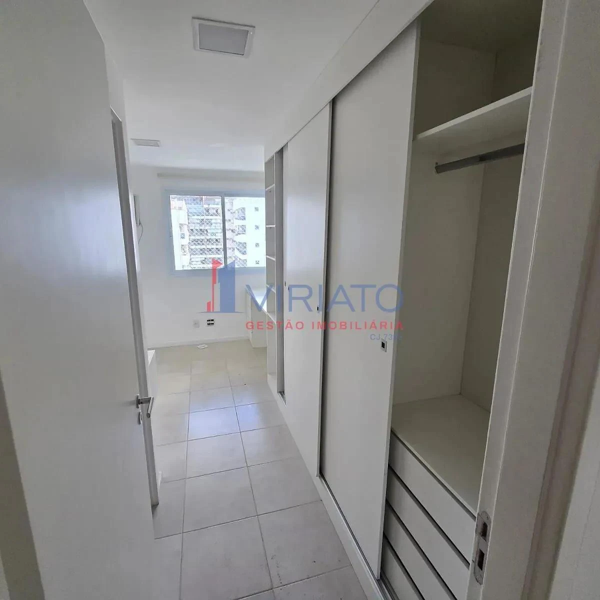 Apartment with 5 bedrooms and 2 bathrooms plus a balcony — photo 19