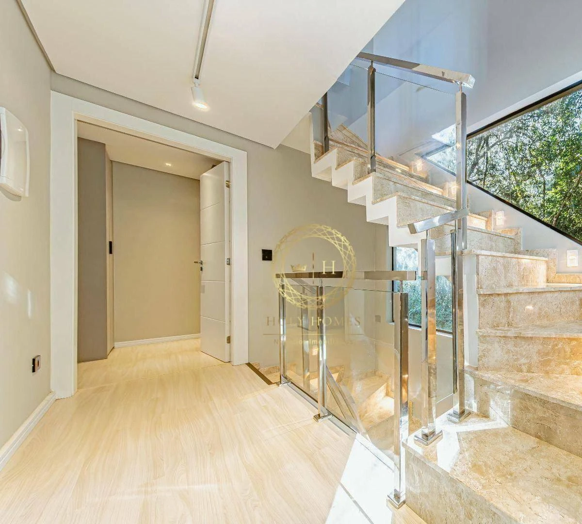 Condo house with a balcony and open-plan kitchen — photo 32