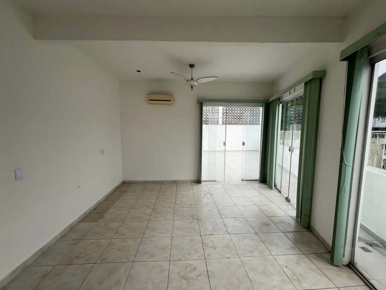 Water view in a 3-bedroom apartment, 121 m² — photo 9