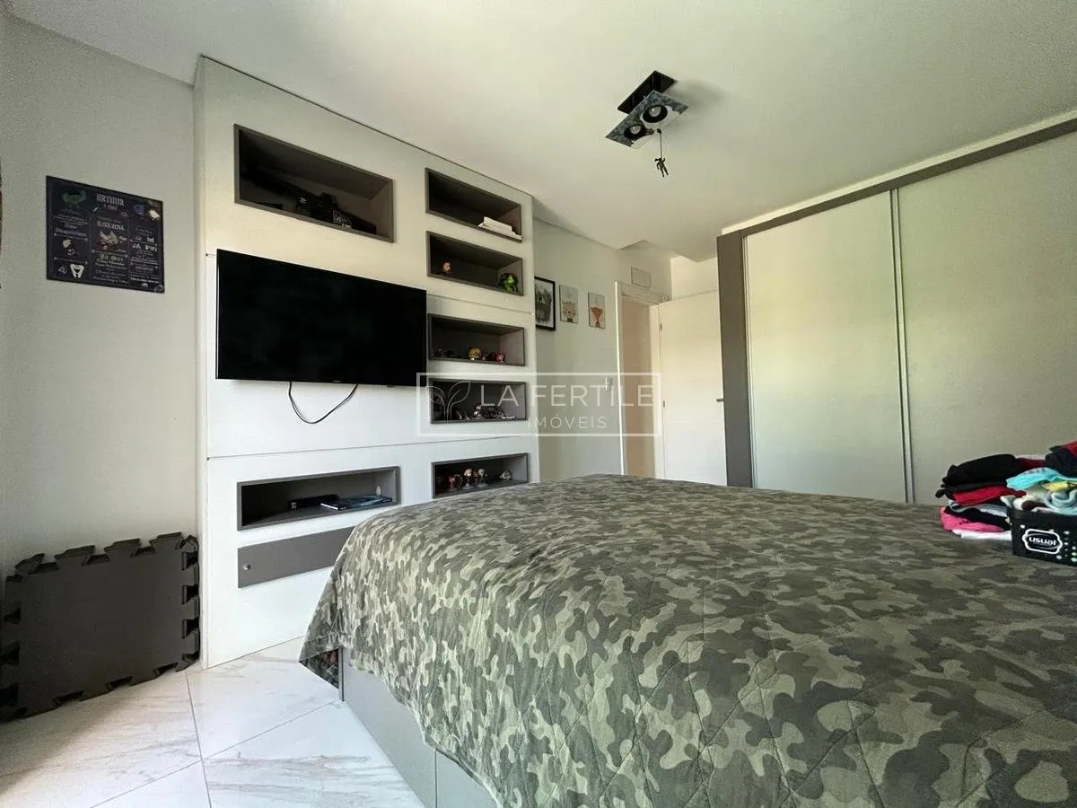 Casa de 3 dormitorios con balcón gourmet en Curitiba — photo 35