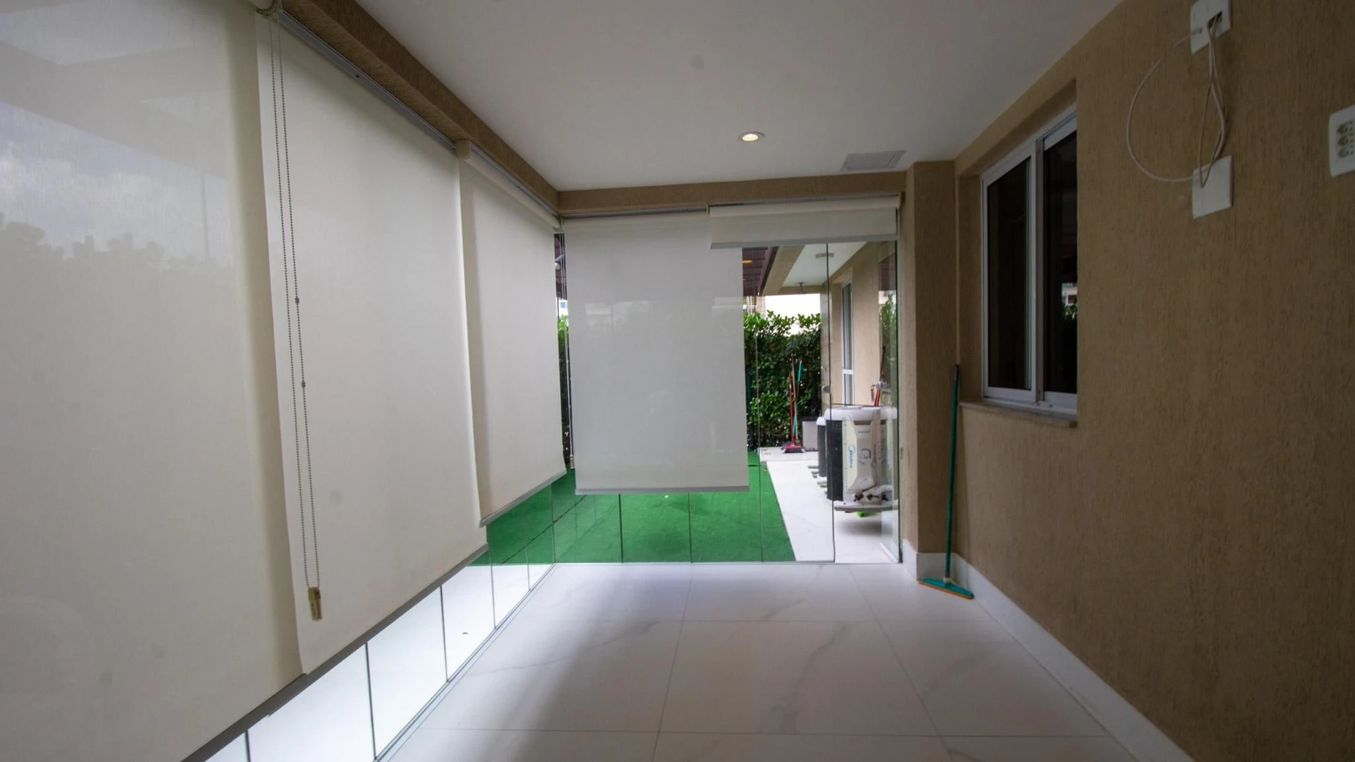 Casa de 3 dormitorios con balcón cerrado con vidrio — photo 28