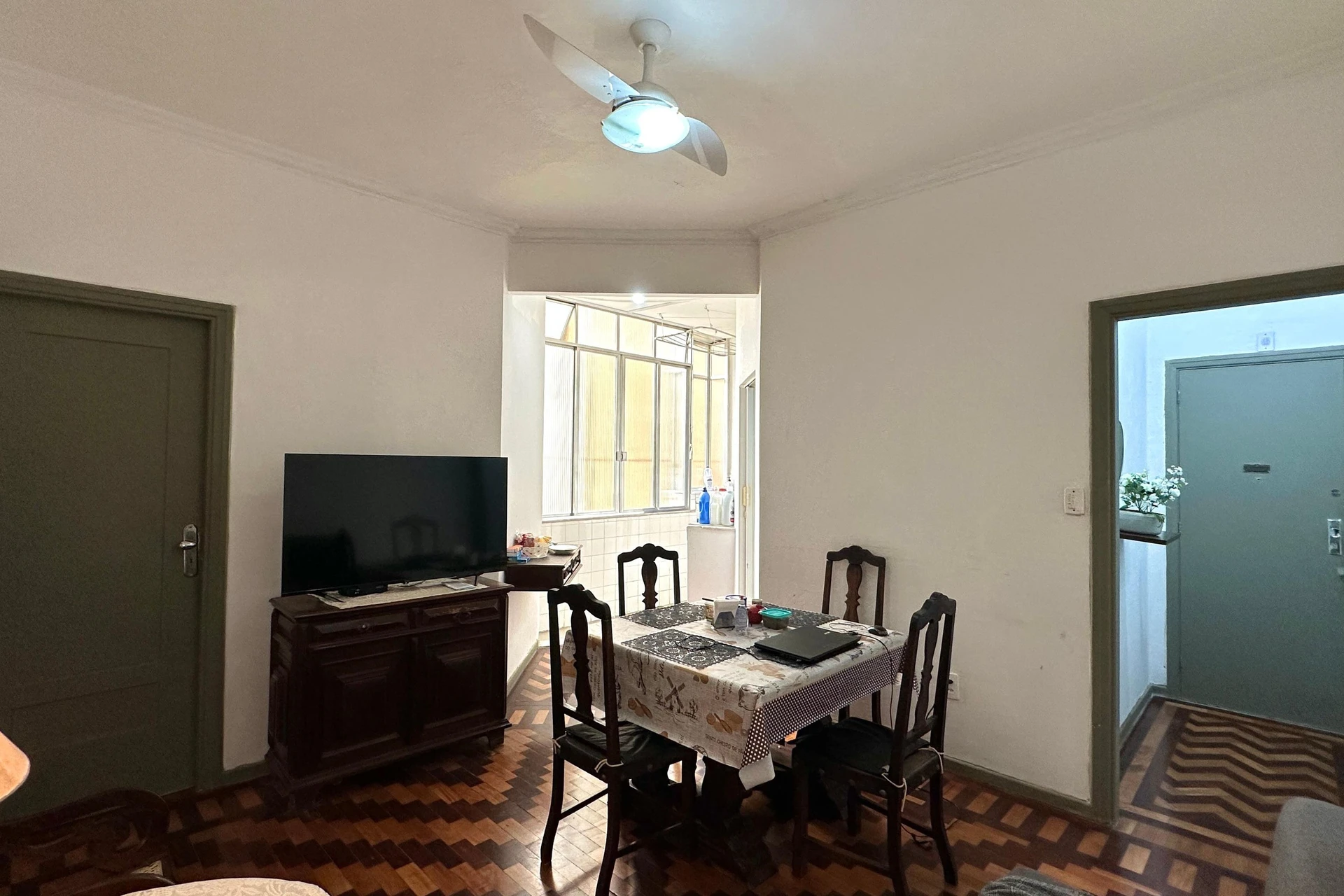 Furnished apartment with 3 bedrooms and a balcony — photo 4