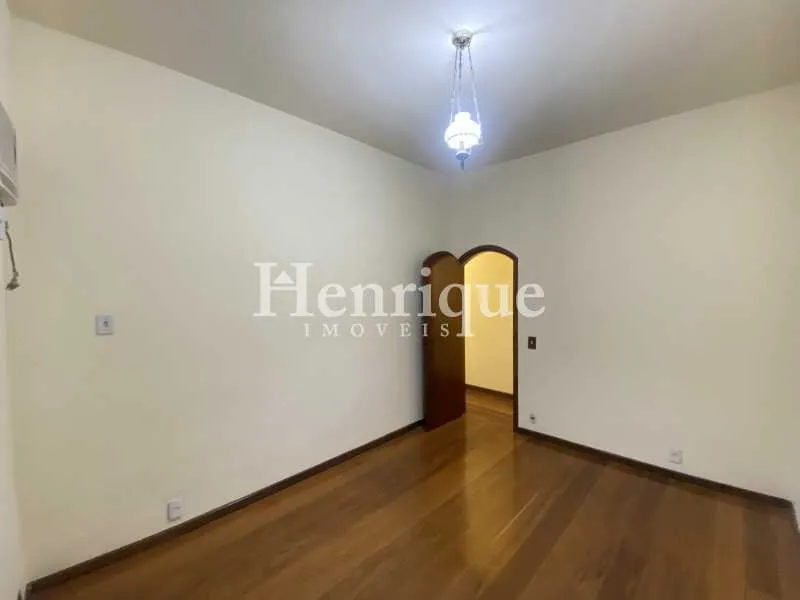 Casa de 4 dormitorios con vestidor — photo 16