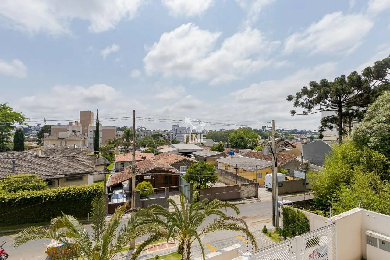 Balcony with a grill in a 3-bedroom apartment, 107 m² — photo 15