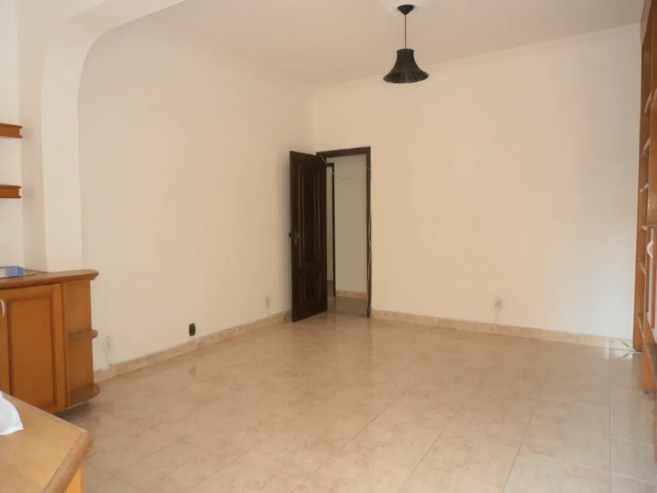 Unfurnished 2-bedroom apartment with balcony — photo 8