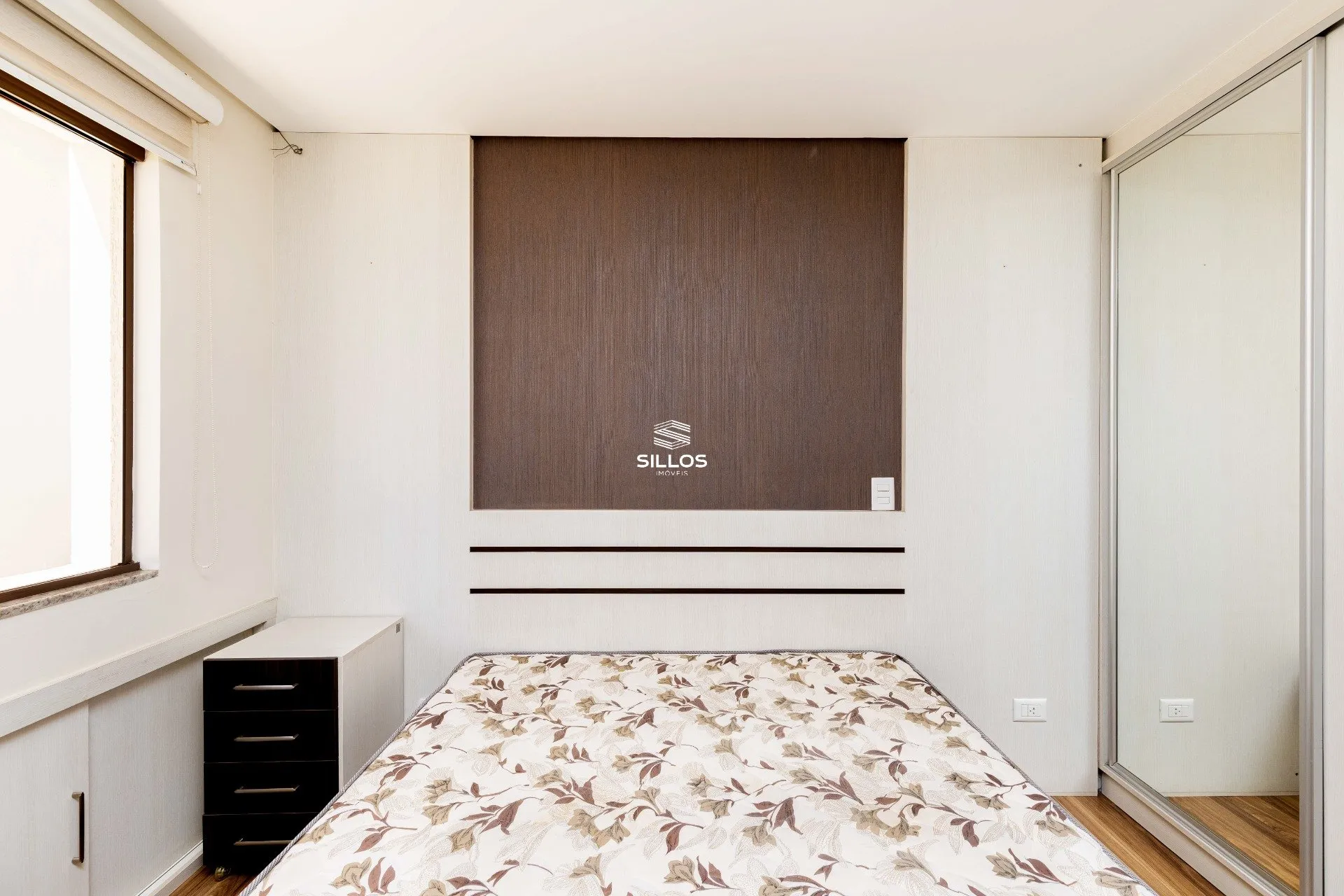 House with 4 bedrooms, 8 parking spaces in a condo — photo 29
