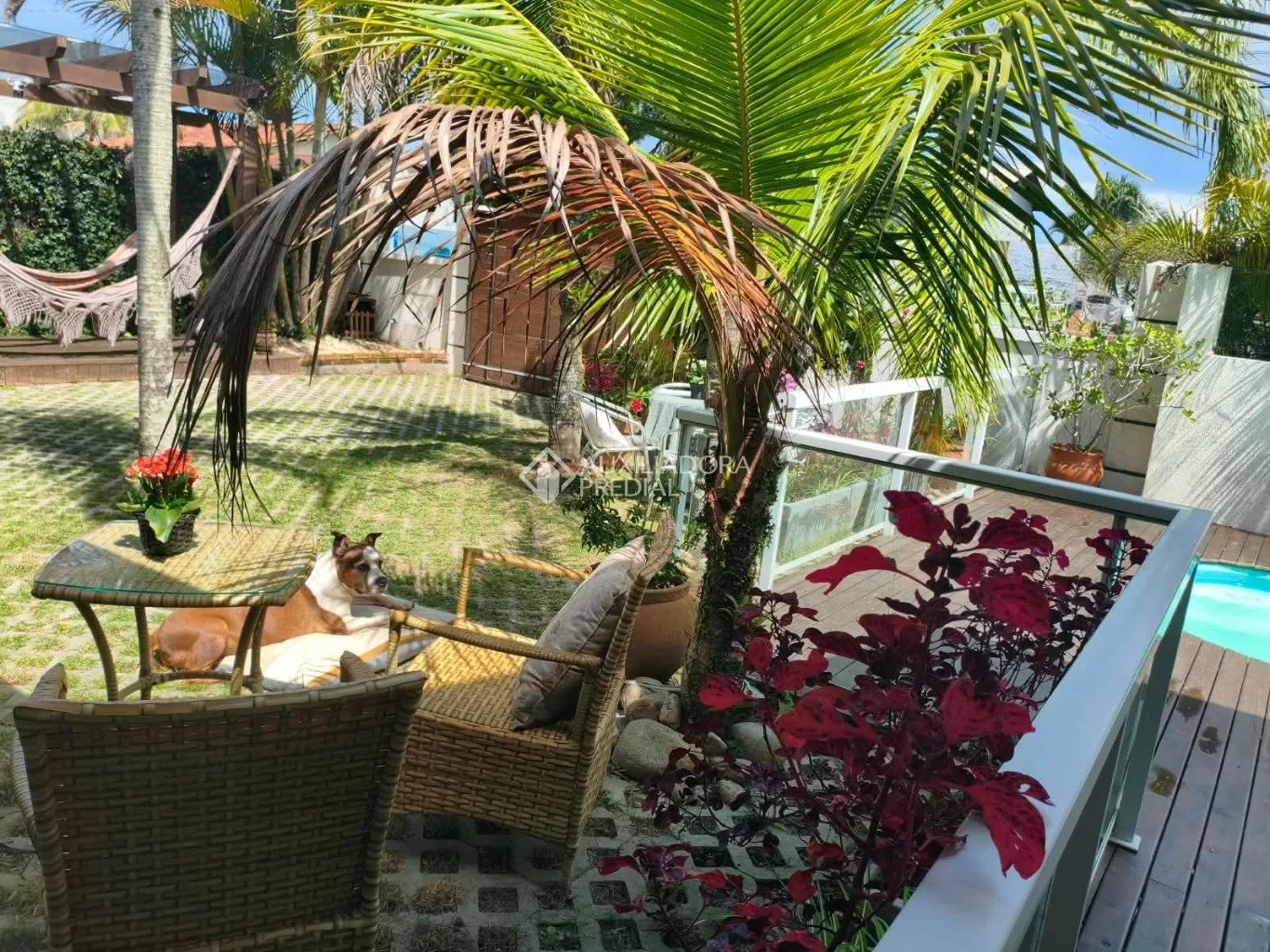 Furnished house, 295 m², with a fireplace — photo 32