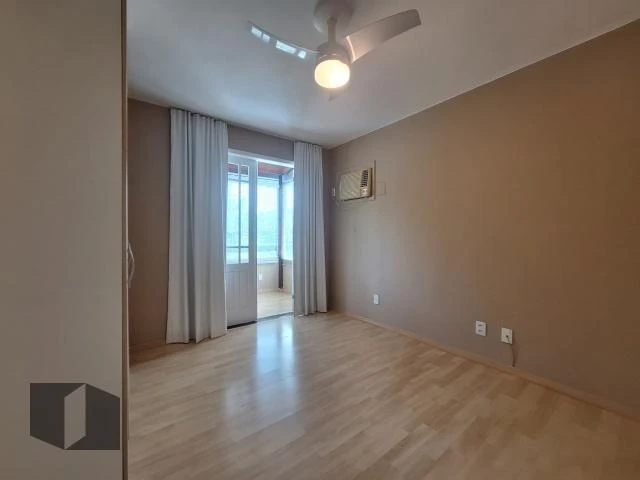 Condominium house with 4 bedrooms and 3 bathrooms — photo 33