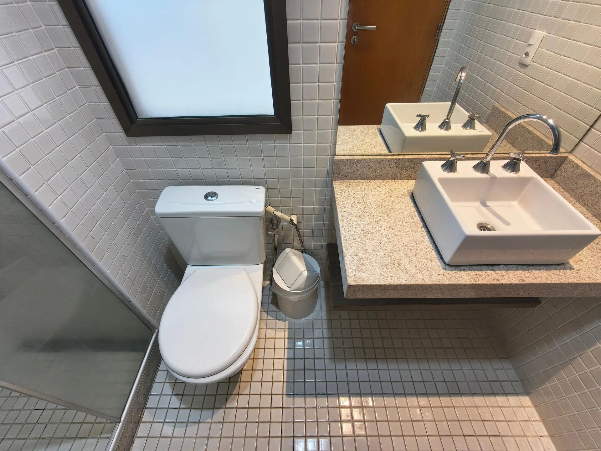 Furnished 1-bedroom apartment with a balcony and pool — photo 5