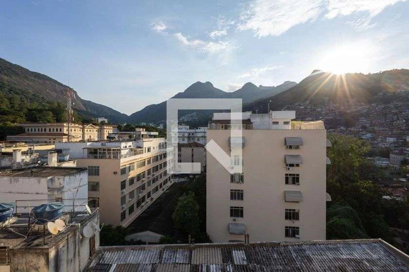 Duplex penthouse with 320 m², 1 bedroom and balcony — photo 10
