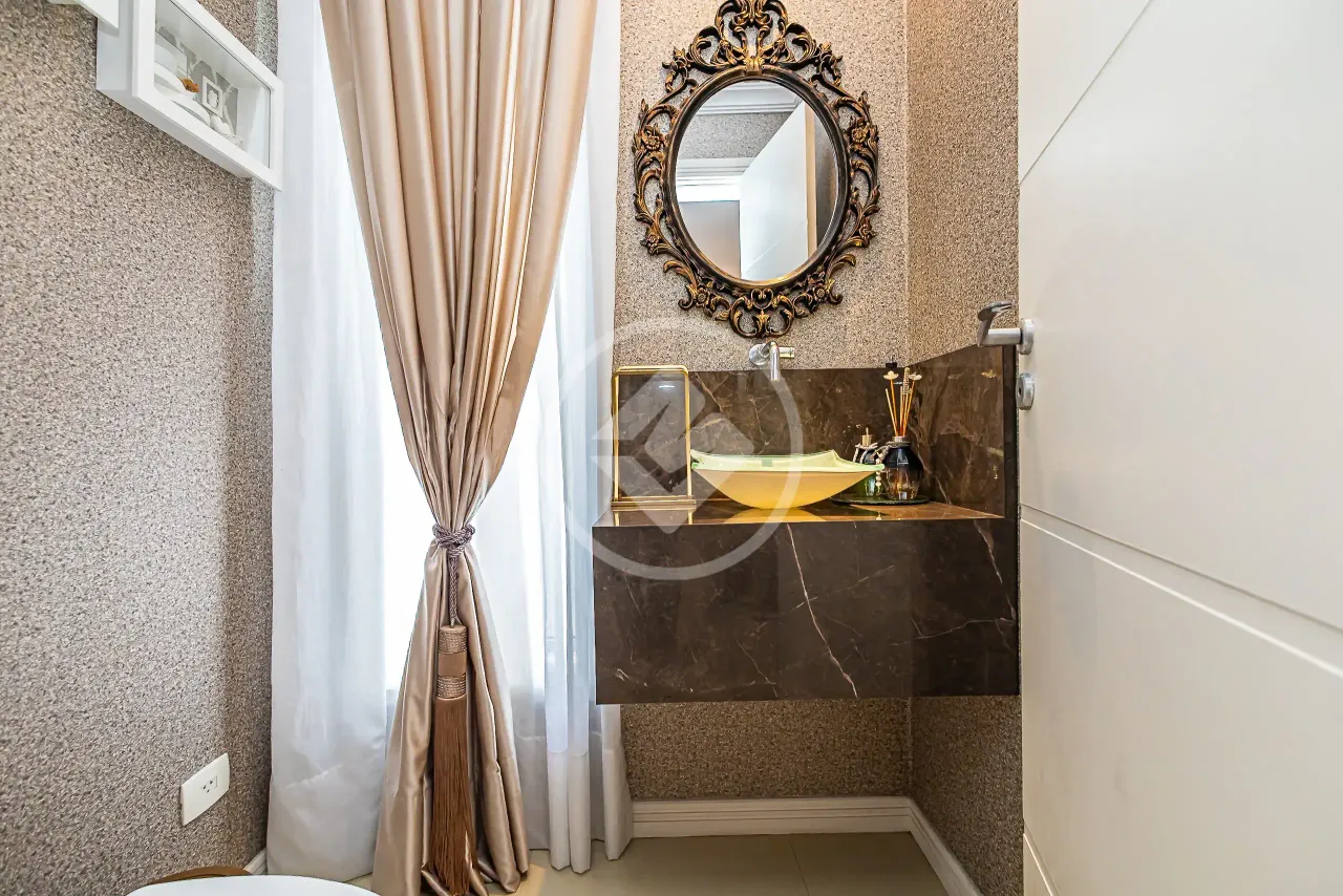 Casa em condomínio com 4 quartos e 270 m² — photo 8