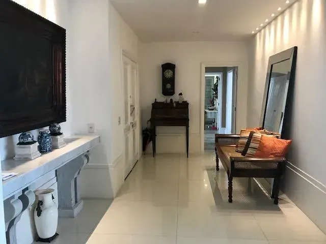 Unfurnished apartment with 3 bedrooms and 5 bathrooms — photo 13