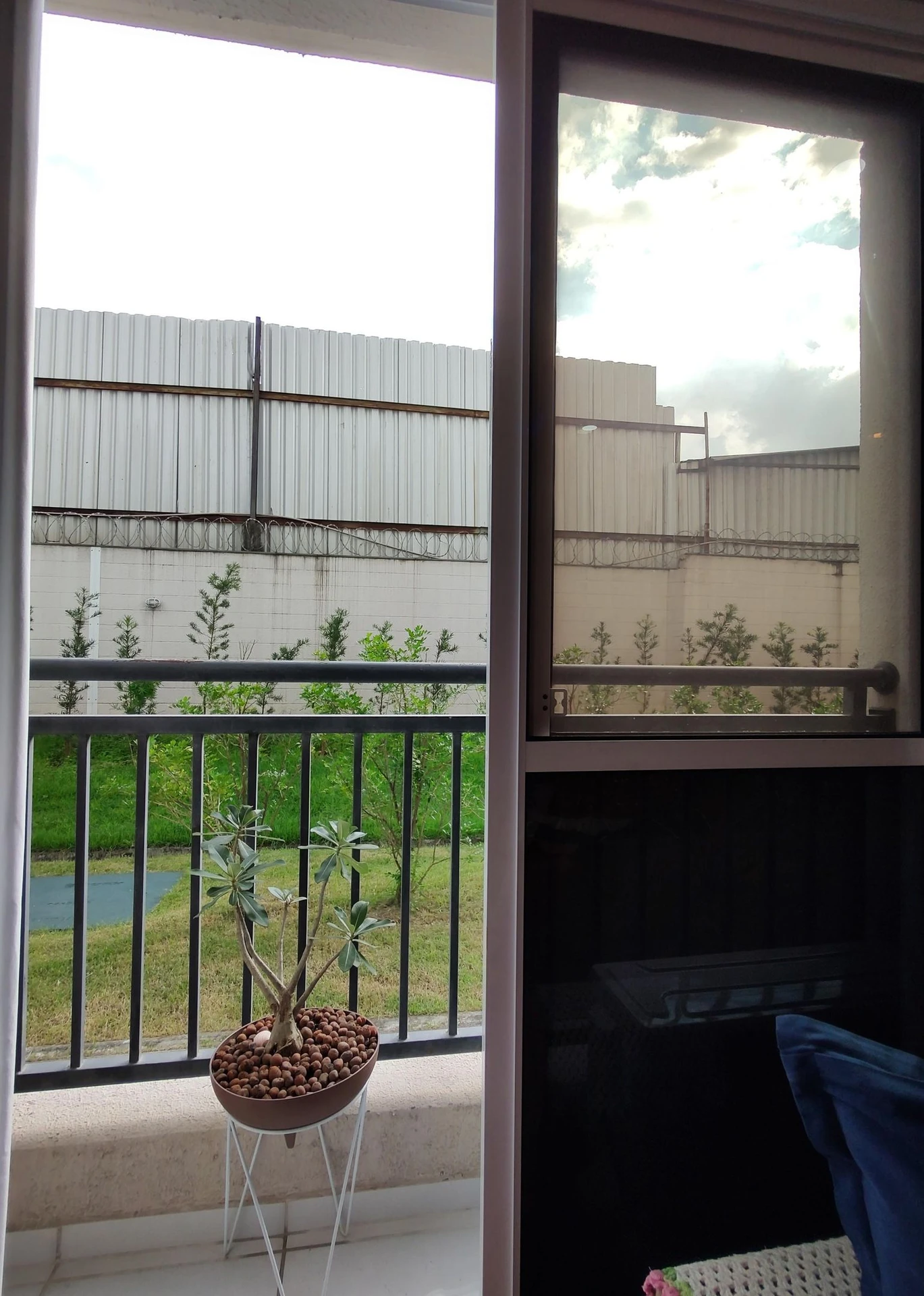 2-bedroom apartment with a glass-enclosed balcony — photo 59