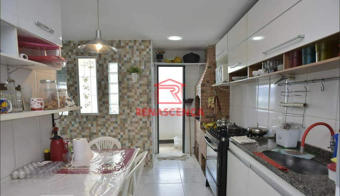 Cobertura com 3 quartos e cozinha fechada com fogão a gás — photo 2