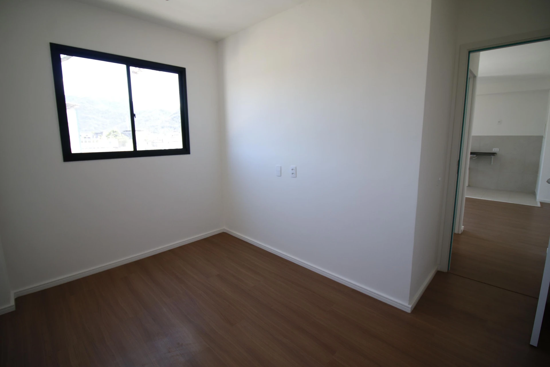 Unfurnished apartment with 2 bedrooms and 1 bathroom — photo 28