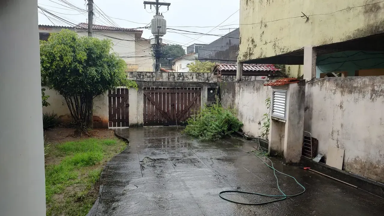 Casa com 3 quartos e 2 banheiros e 3 vagas de garagem — photo 11