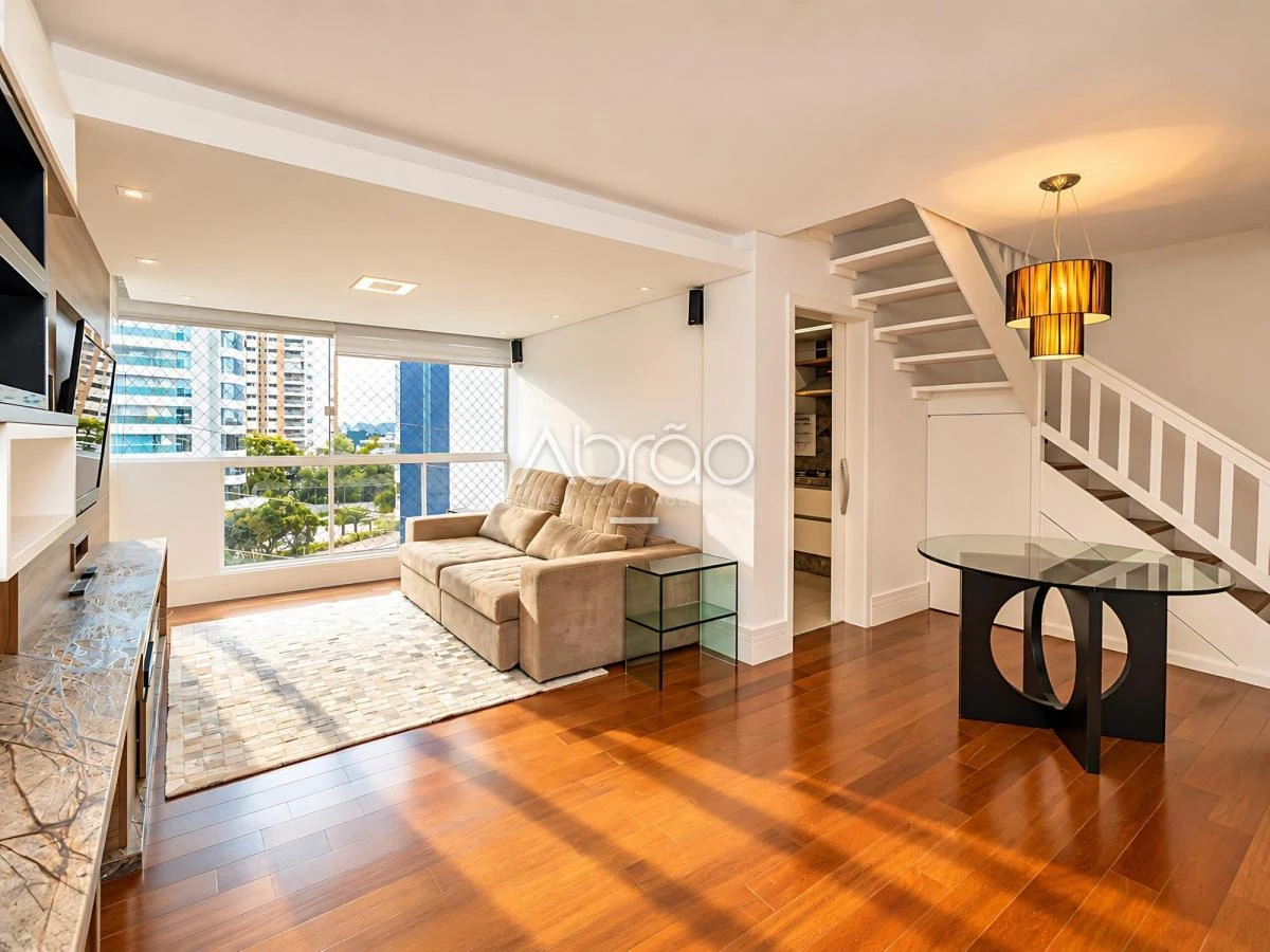 Furnished apartment, 192 m², with a glass-enclosed balcony — photo 10