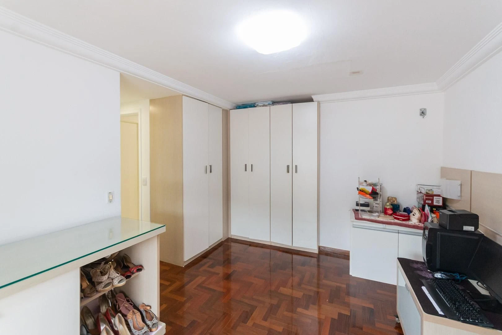 4-bedroom apartment with a mountain view in Rio de Janeiro — photo 53