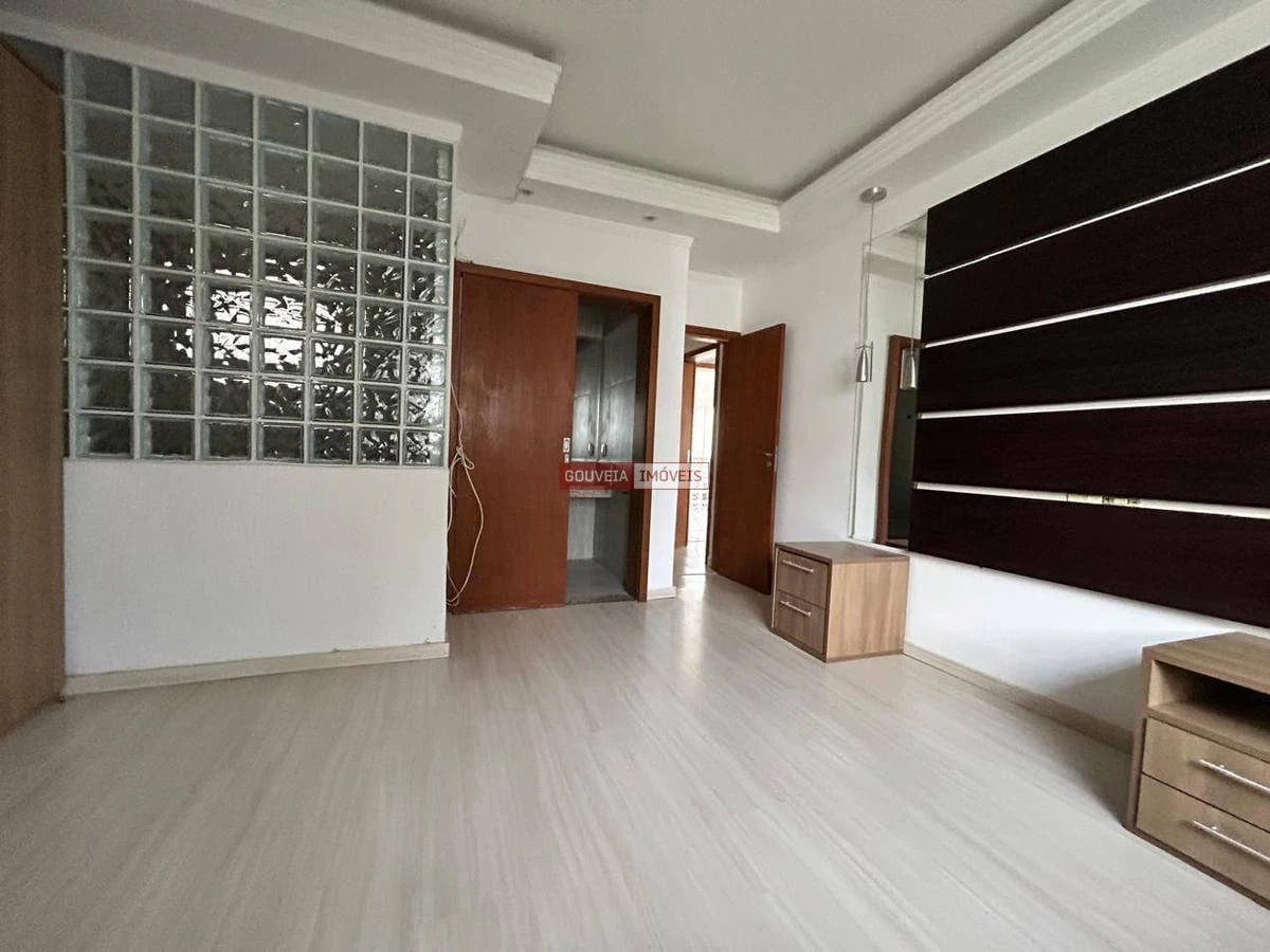 3-bedroom house with a bathtub in Curitiba — photo 5