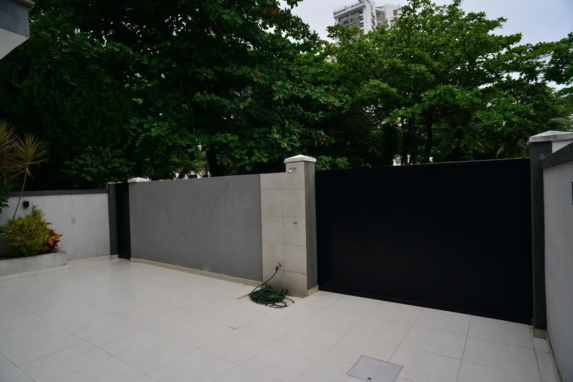 260 m² house with floor-to-ceiling windows and a jacuzzi — photo 55