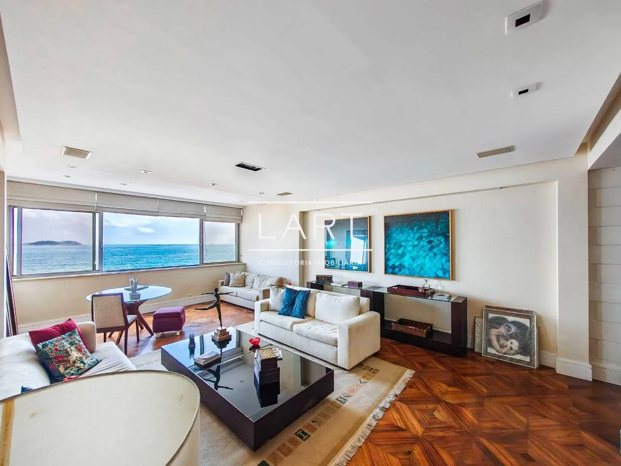 3-bedroom apartment with a water view in Rio de Janeiro — photo 9