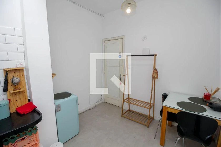 Furnished studio, 32 m², with a home office — photo 2